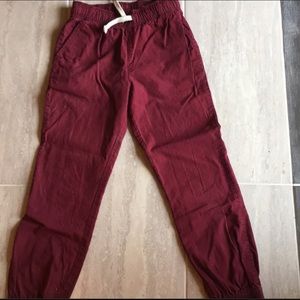Maroon Jogger Pants 👖 (Boys size 8)